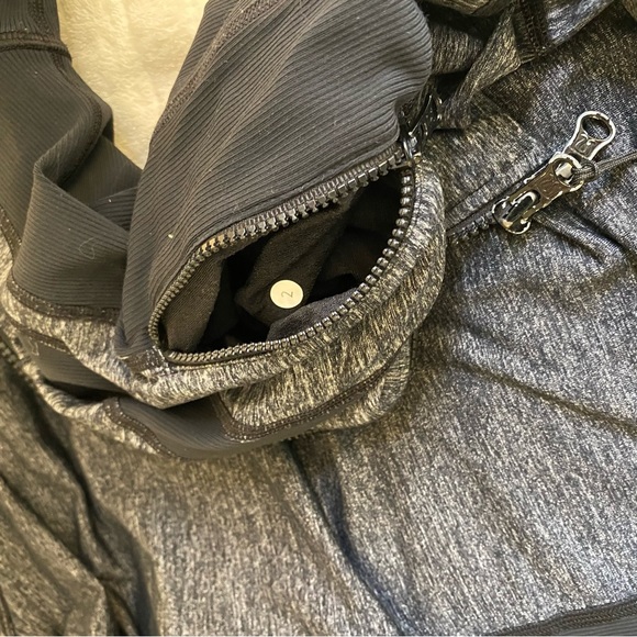 LULULEMON Stride Jacket Zip Up Hooded Size 2 - Picture 8 of 10